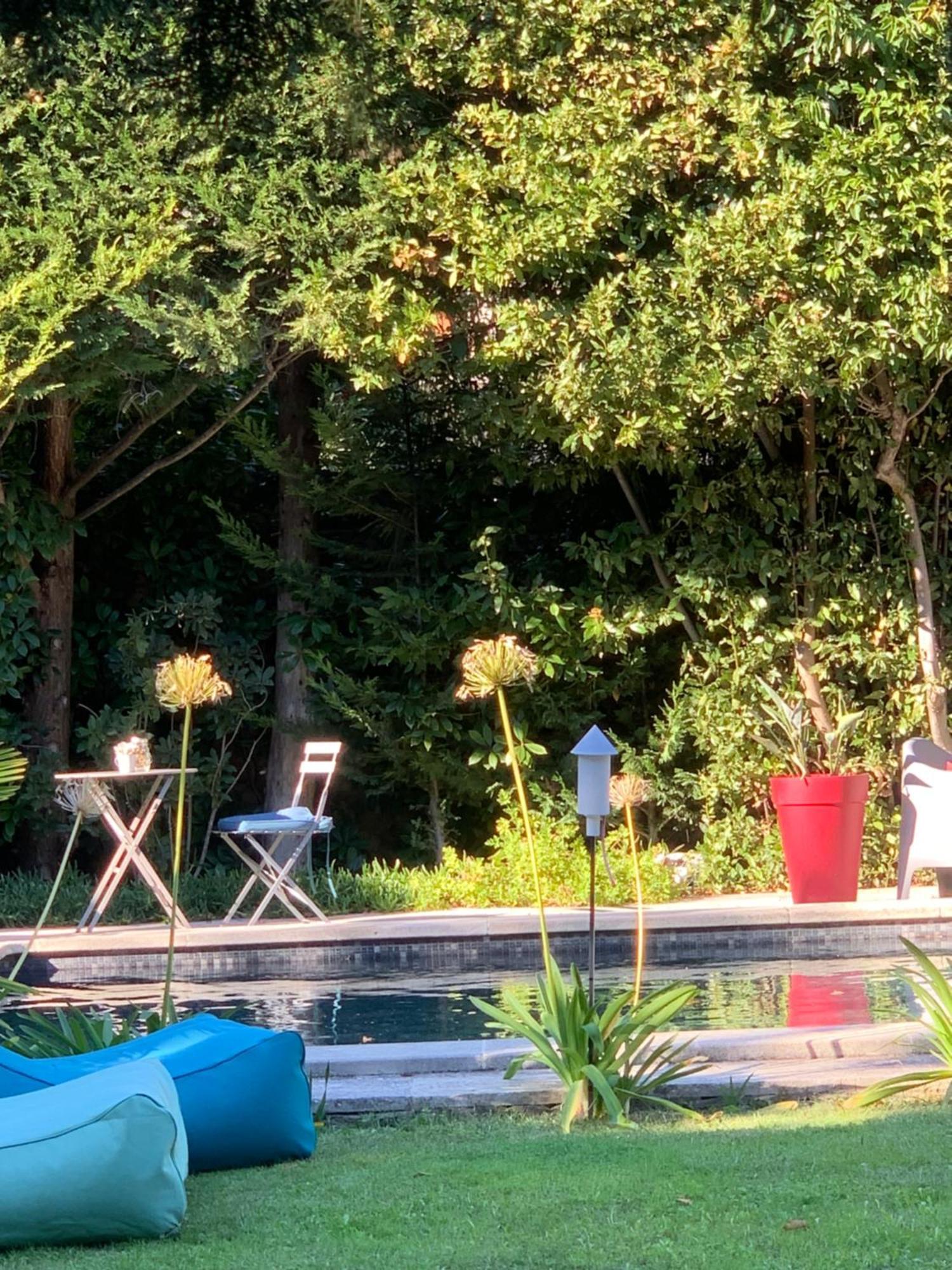 Bed and Breakfast La Demeure Eyguieres Екстер'єр фото