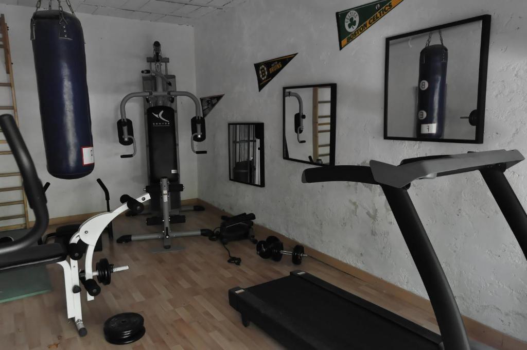 Bed and Breakfast La Demeure Eyguieres Екстер'єр фото